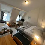 Han/Misafirhane Gosciniec Jantar 3*